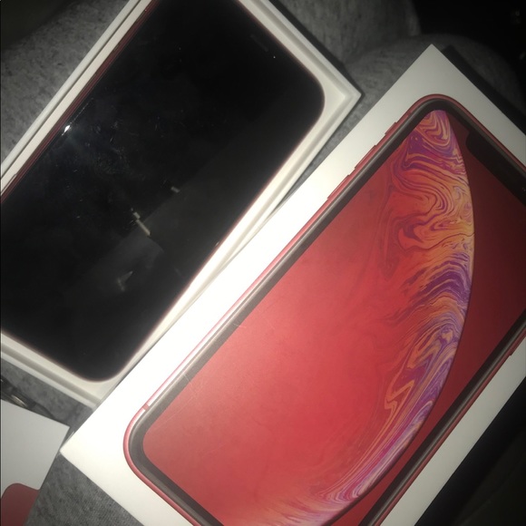 iPhone XR(Red) - Picture 2 of 3